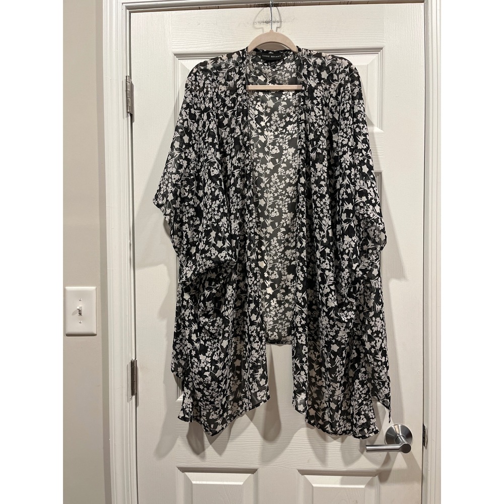 Lane Bryant Floral Kimono Wrap Black‎ White Sheer Open Front One Size